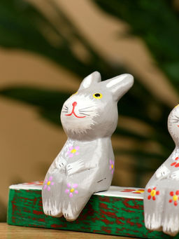 Сувенир Зайки на скамейке, 18?4?6 см, дерево