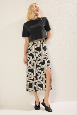 TRENDYOLMILLA Cok Renkli Desenli Pamuklu Kumas Y?rtmac Detayl? Midi Boy Dokuma Etek TWOSS25ET00119