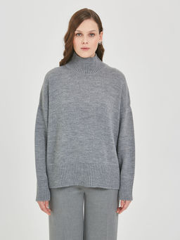 Свитер вязаный оверсайз