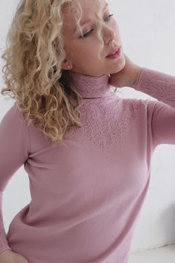 12208 Свитер с ажурной кокеткой пудровый - Martichelli фото 2