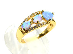 Кольцо позолоченное "Венеция" с австралийским опалом размер 19 Радуга камня