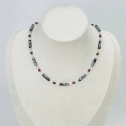 Колье из снежного Обсидиана, Граната и Лунного камня