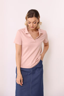 Футболка с воротом и V- вырезом