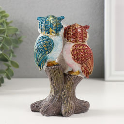 Фигурка полистоун «Семья цветных филинов на пне», 5.2×8×13 см