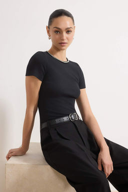 Pembe Fitted/Vucuda Oturan K?sa Kollu Aksesuar Detayl? Fitilli Esnek Orme Bluz TWOSS26BZ00092 - Trendyolmilla фото 6