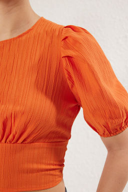 Turuncu Arkadan Dekolteli Ve Baglama Detayl? Crop Dokuma Bluz TWOSS25BZ00239 - Trendyolmilla фото 5