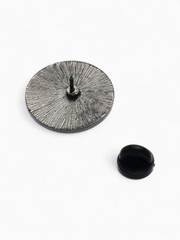 Значок Котик клуб интересов, цветной в сером металле