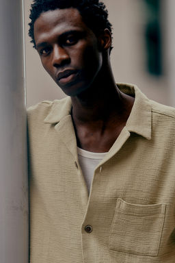 Camisa resort con textura Regular Fit - H&m фото 4