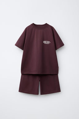 CONJUNTO CAMISETA Y BERMUDA TEXTO / Vino