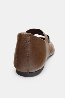LEATHER BALLERINA SHOES WITH ELASTICATED CROSSOVER STRAPS - Zara фото 9