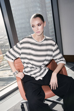 Ekru Cizgili Relaxed Dusuk Kol Truvakar Triko gorunumlu Orme Bluz TWOSS26BZ00204 - Trendyolmilla фото 4