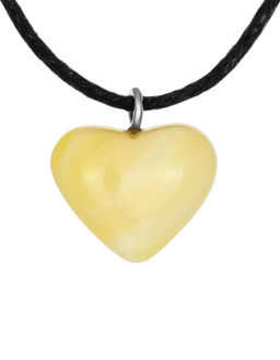 Миниатюрное сердечко из натурального янтаря с пейзажной текстурой