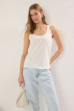 TRENDYOLMILLA Ekru Keten Gorunumlu Havuz Yaka Regular/Normal Kal?p Orme Atlet TWOSS25AL00036