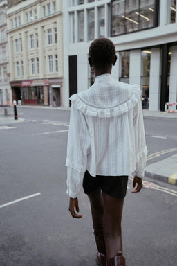 BLOUSE WITH LACE TRIM AND RUFFLES - Zara фото 4