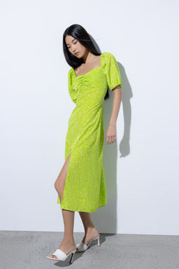 Приталенное платье с узором