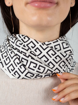 Платок на голову, с абстракцией MAGROM, кремовый, 90 х 90 см, из искусственного шелка