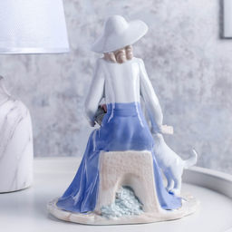 Статуэтка Дама с собакой 22 см / HP095 /уп 24/ - Галеонтрейд фото 6