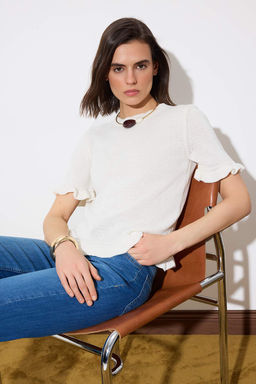 Limited Edition Ekru F?rf?r Detayl? Bisiklet Yaka Triko Bluz TWOSS26BZ00135