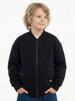 Джемпер на молнии с боковыми карманами 22-7015 черный