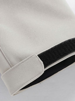 Парка женская софтшелл виндстоппер удлинённая с капюшоном белого цвета 9618_1Bl