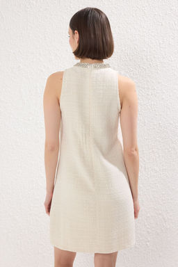 TRENDYOLMILLA Siyah Tas Isleme Detayl? Astarl? Ince Tuvit Mini Dokuma Elbise TWOSS25EL00754  фото 4