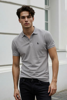 TRENDYOL MAN Gri Regular/Normal Kesim Nak?s Detayl? Polo Yaka T-shirt TMNSS25PO00017