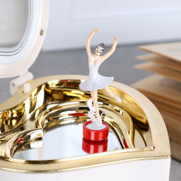 Шкатулка музыкальная Сердце с балериной / YL2046-2 /уп 72/белая - Галеонтрейд фото 4