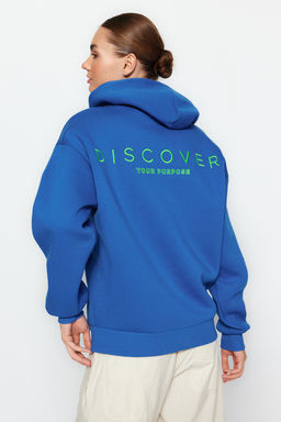 TRENDYOLMILLA Siyah Kapusonlu S?rt Bask?l? Oversize/Genis Kal?p Kal?n Ici Polarl? Orme Sweatshirt TWOAW24SW00214