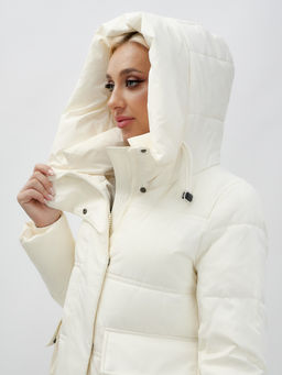 Пальто утепленное стеганное зимнее с капюшоном женское бежевого цвета 9602B - Mtforce фото 9