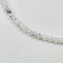 Чокер из Лунного камня с включением Турмалина 40 см +