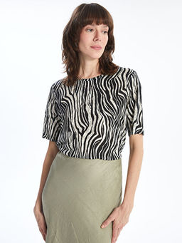 Bisiklet Yaka Desenli Kad?n Ti??rt