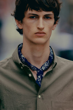Camisa en tejido texturizado Regular Fit - H&m фото 4