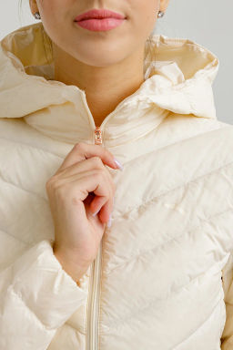 Пуховик лёгкий с капюшоном Белый - Anta sport фото 3