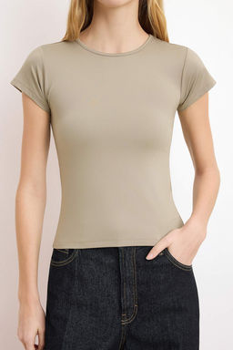 Vizon Poliamid K?sa Kol Bisiklet Yaka Fitted/Vucuda Oturan Orme T-Shirt TWOSS24TS00238