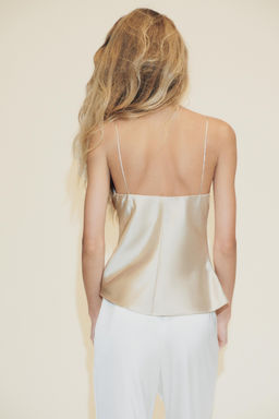 SWEETHEART NECKLINE SATIN TOP
