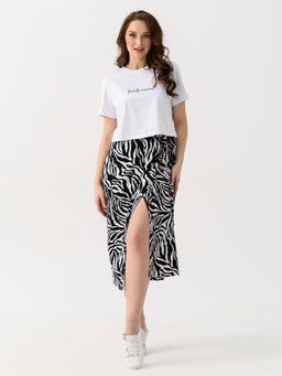 Костюм женский (футболка,юбка) белый 2215 (1)