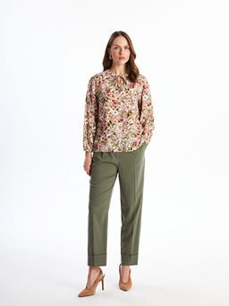 Ba?lamal? Yaka ?i?ekli Uzun Kollu Kad?n Bluz