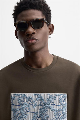 EMBOSSED PATCH T-SHIRT - Zara фото 6