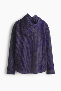 Camisa de sirsaca con fular