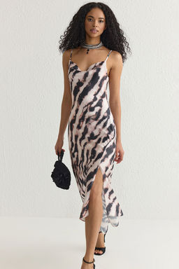 TRENDYOLMILLA Siyah Astarl? Dokuma Saten S?k Abiye Elbise TPRSS19BB0058 фото 20