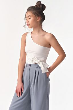 Кроп-топ трикотажный на одно плечо белый