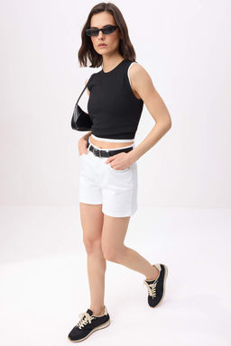 Beyaz Yuksek Bel City Boy Denim Sort TWOSS20SR0210