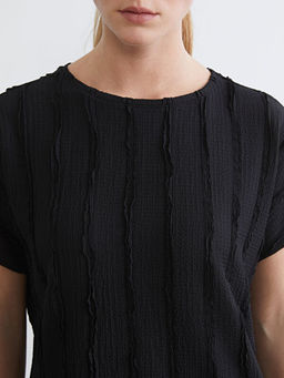 Bisiklet Yaka Dokulu Bluz