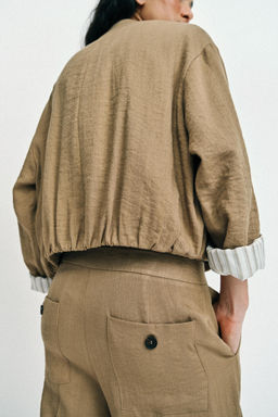 CHAQUETA CORTA MANGA REMANGADA / Tostado - Zara фото 11