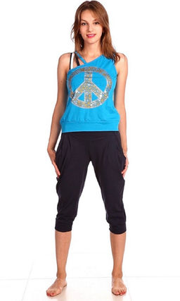 Женский домашний костюм с бриджами и майкой 33