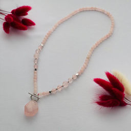 Колье с кулоном из Розового кварца