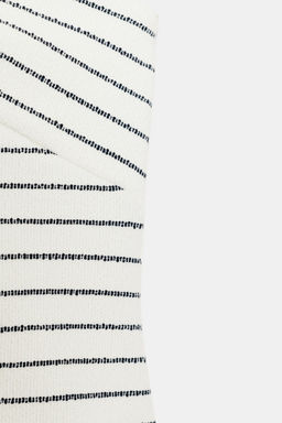 TOP CRUZADO BOUCL? / Blanco / Marino - Zara фото 8