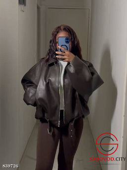 Кожаная весенняя куртка