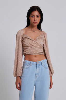 Бежевый топ с драпировкой