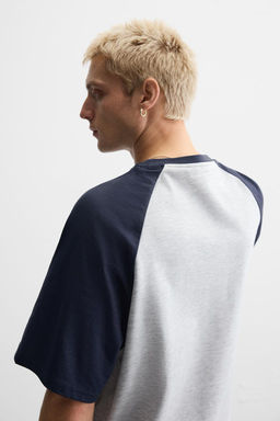 T-SHIRT WITH CONTRAST SLEEVES - Zara фото 6